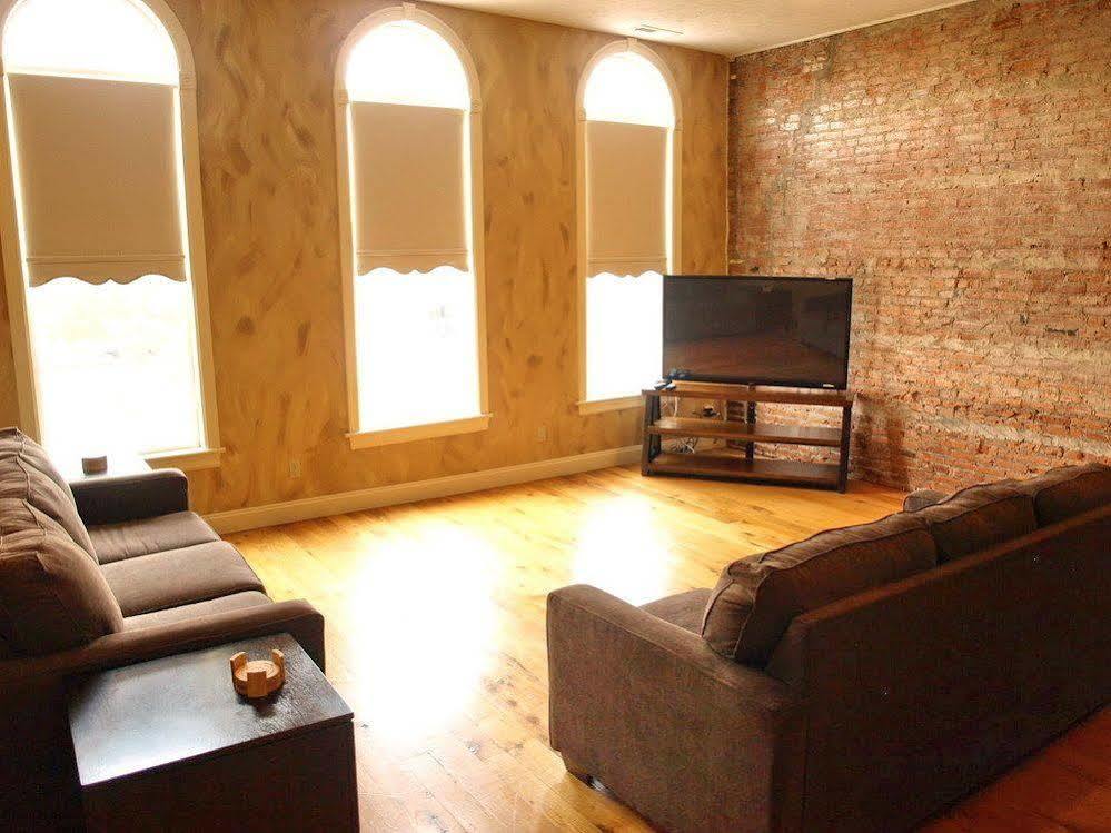 Cornerstone Inn Washington ภายนอก รูปภาพ
